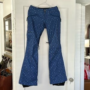 EUC women’s Burton snowboard/ski pants size XXS White Collection Rare!!